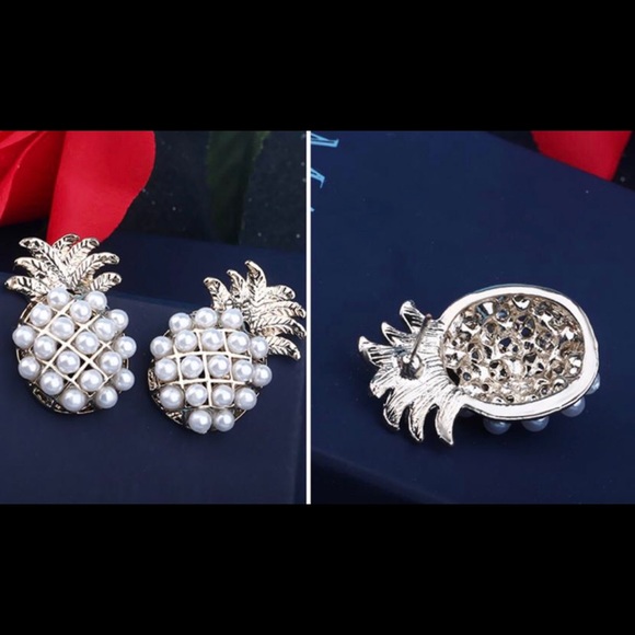 Pineapple Pearl Earrings - Picture 4 of 7